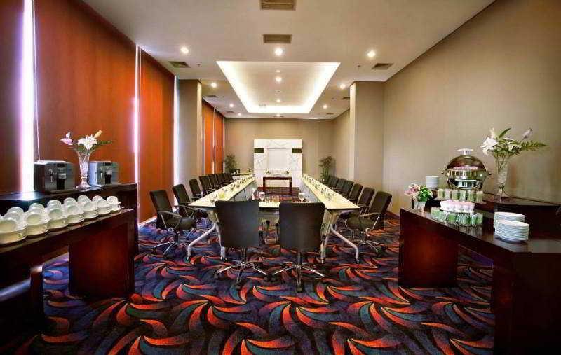 Fame Hotel Gading Serpong Tangerang Ngoại thất bức ảnh